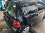 Dezmembrez Renault Twingo - 3