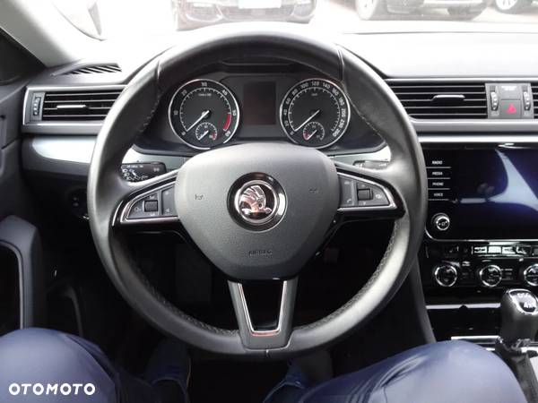 Skoda Superb 2.0 TDI 4x4 Ambition DSG - 11