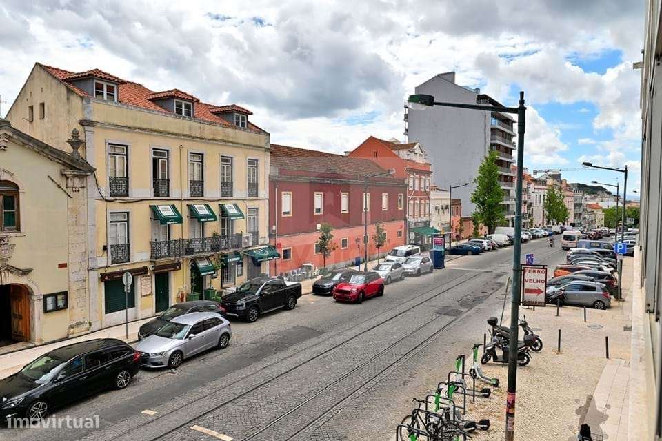 Apartamento T1 | Remodelado | Mobilado | Varanda e terraço | Campo Már-16