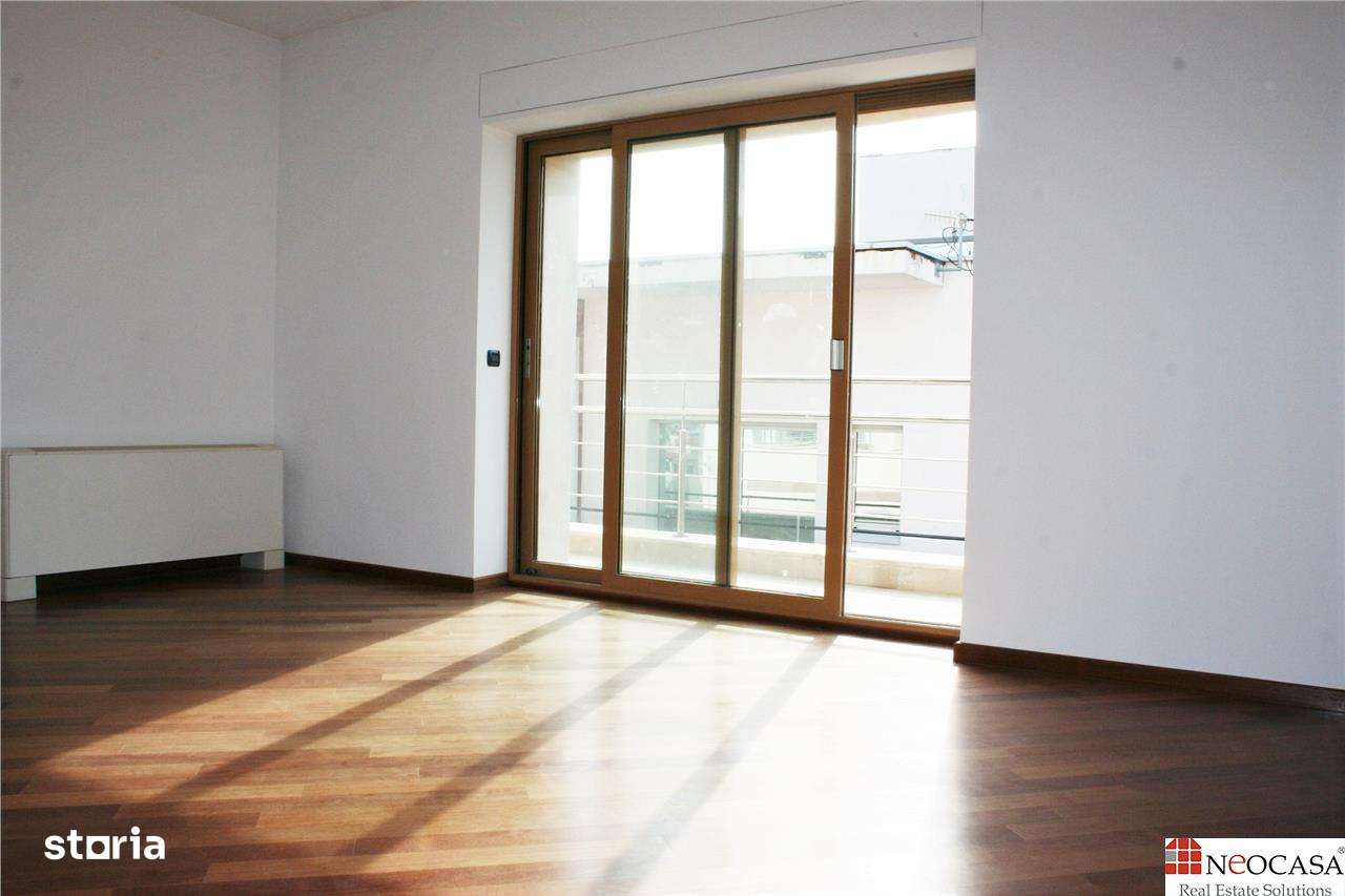 UN APARTAMENT UNIC! - Imagine principală: 4/20