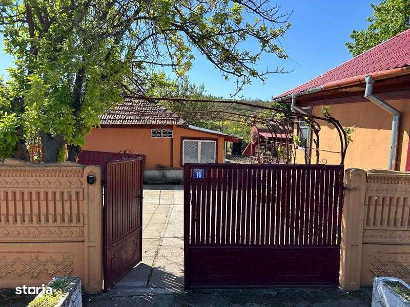 vand casa Comuna Crangu - Imagine principală: 4/6