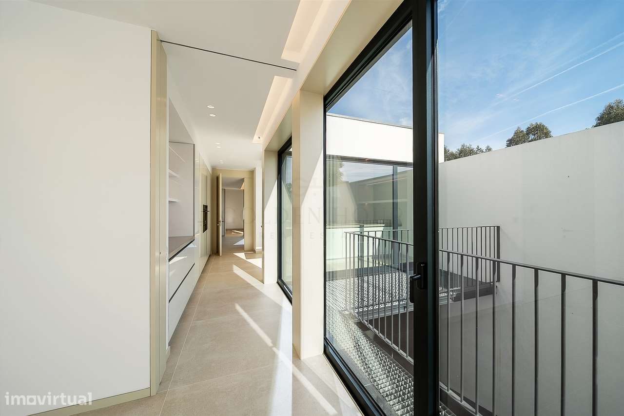 Moradia T4 de Luxo em Canidelo com Vista Mar | Golden Hour Real Estate-55