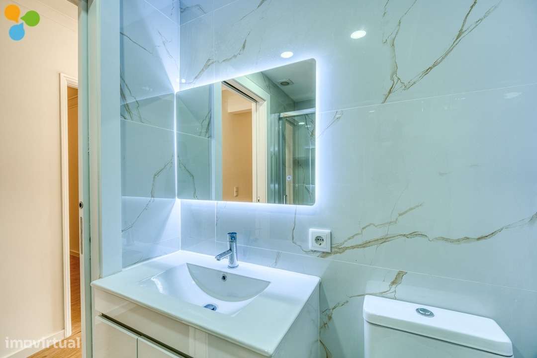 T2+1 Renovado com Varandas e Lugar de Garagem | Próximo da Rotunda da-12