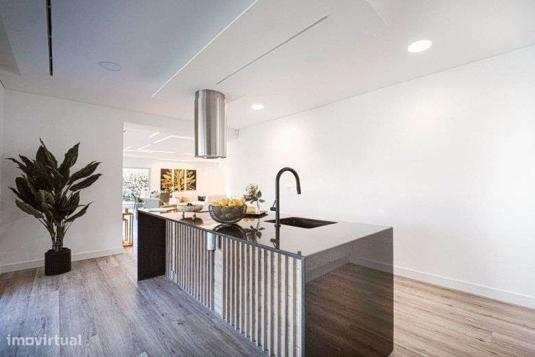 Moradia Independente T4 na Herdade da Aroeira com piscina, garagem a 2-3