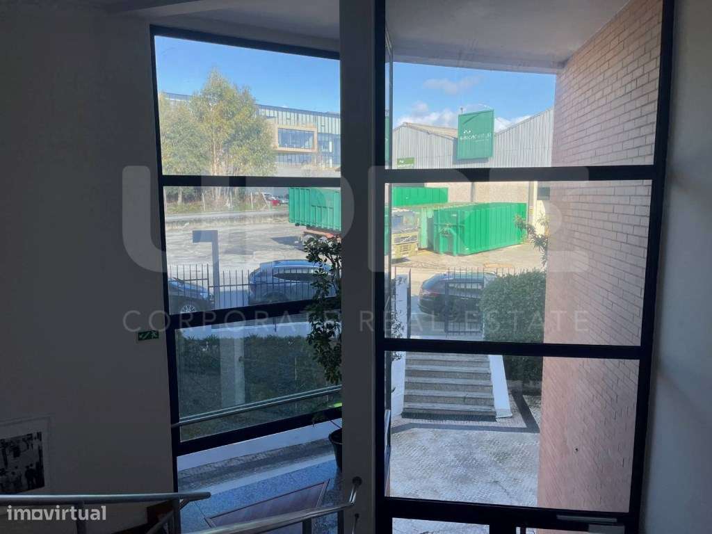 Armazém c/ escritórios | ARRENDA | Maia (ZI) - Grande imagem: 3/5