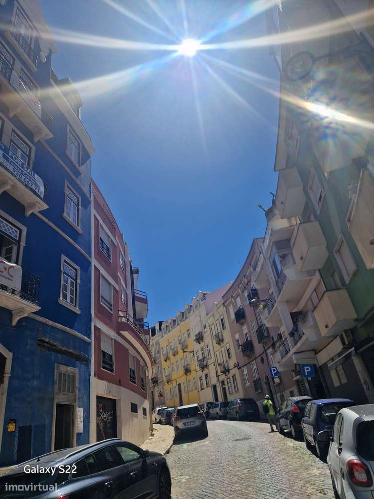 T2 no 3º Andar com 3 Jardins, Elevador, Coz.Equipada Lx-19