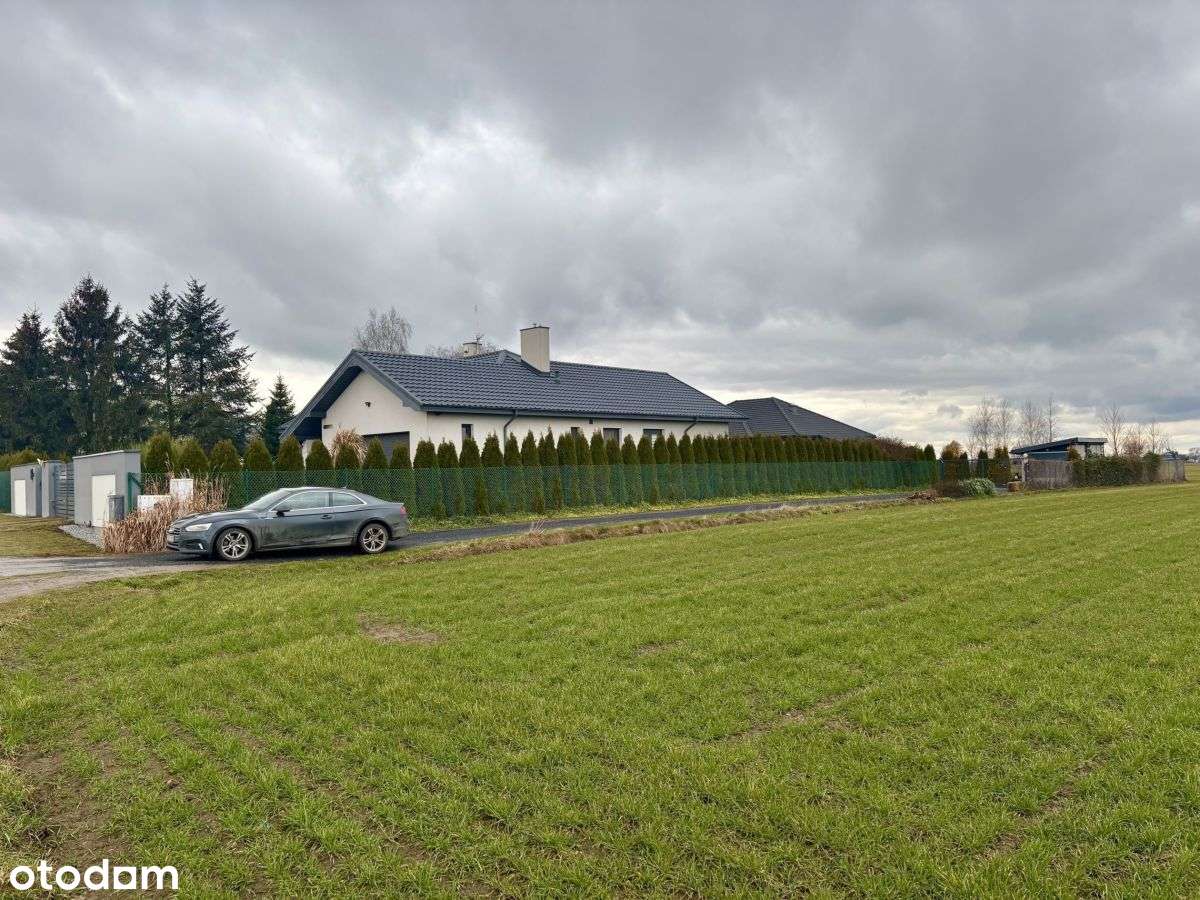 objęte Mpzp, media w drodze - Pełny obrazek: 4/8