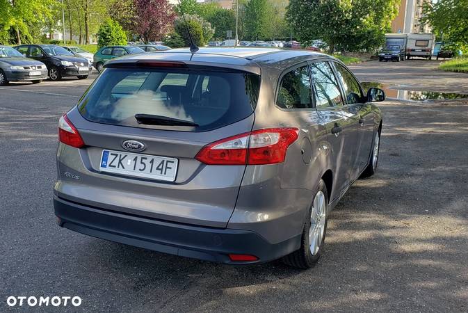 Ford Focus 1.6 Ambiente - 6