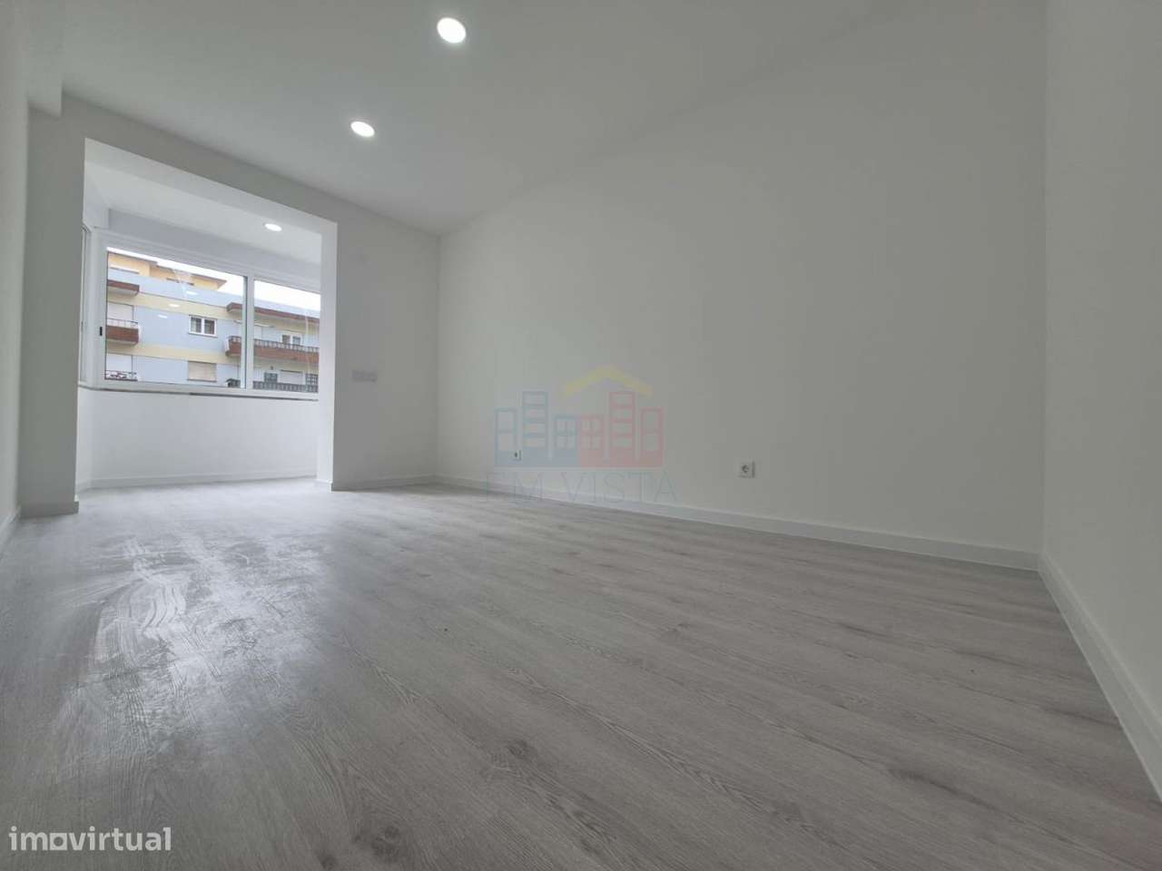 T2 Remodelado Central com elevador - Grande imagem: 2/21