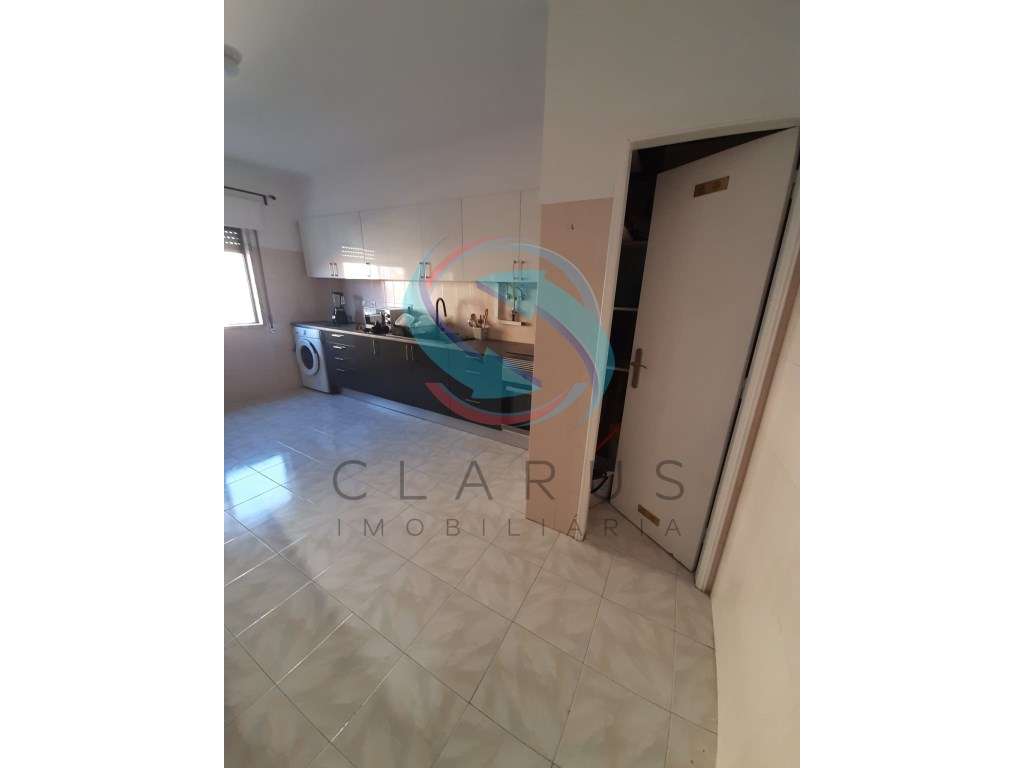 APARTAMENTO T2 AMORA/PAIVAS-4