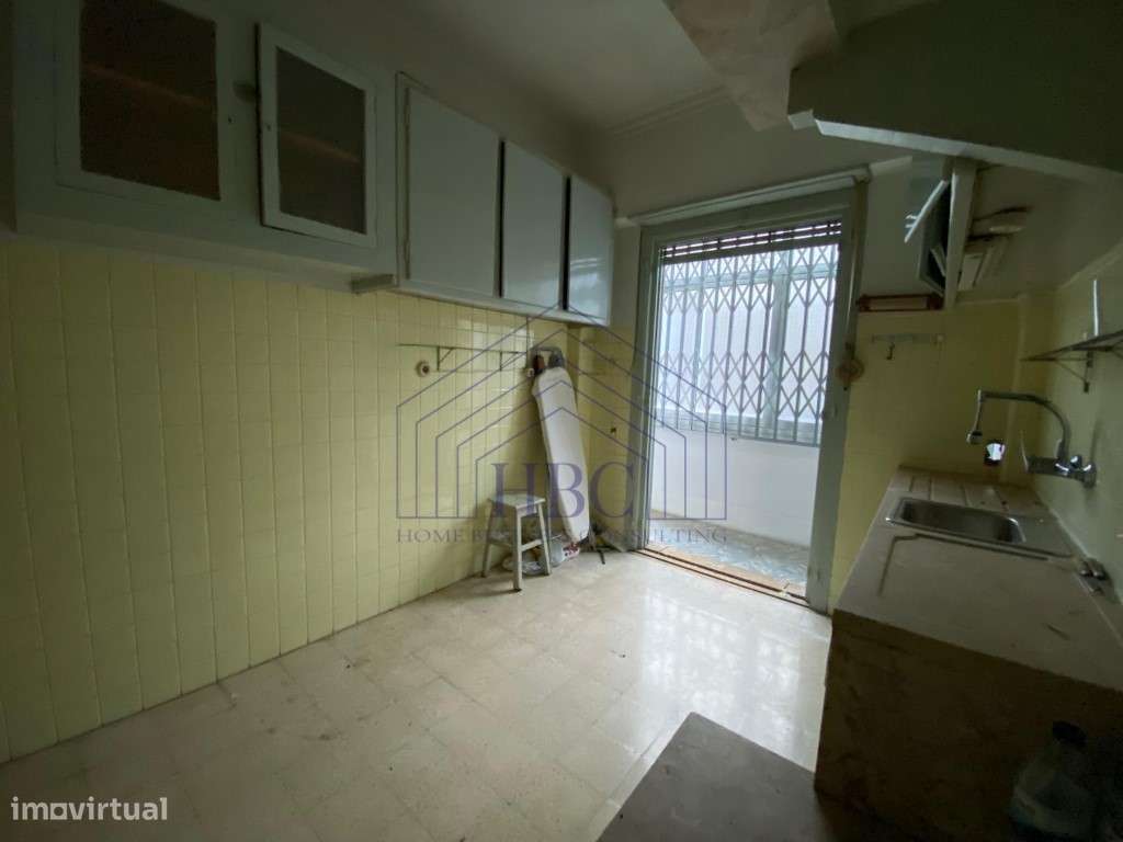 Apartamento T2 com Terraço em Santa Engrácia - Excelente Potencial ... - Grande imagem: 4/28