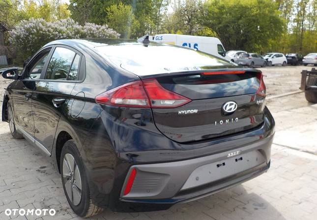 Hyundai IONIQ - 11