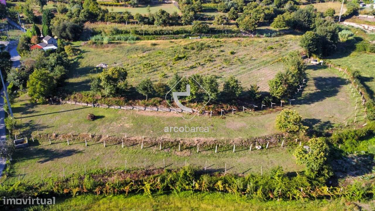 Quintinha com Potencial para Recuperação junto à Vila-33