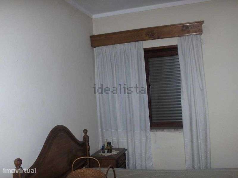 Alugo Andar de Moradia T4+4, no centro da vila de Vieira do Minho - Grande imagem: 3/8