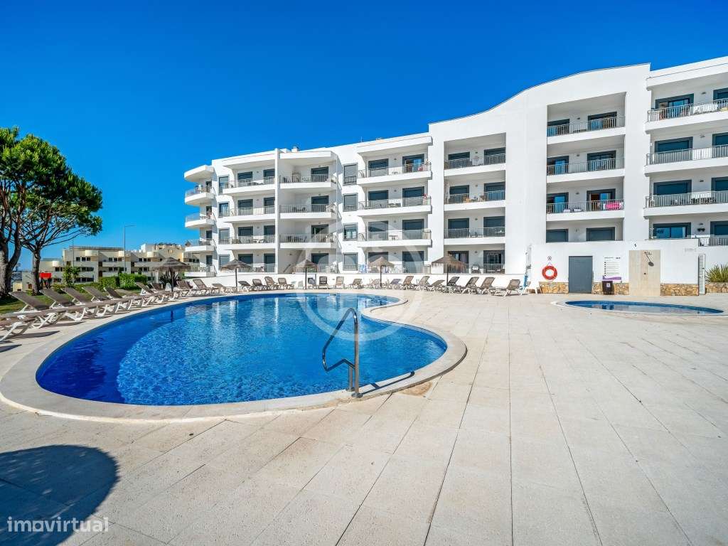 Apartamento T0+1 com Terraço Privativo e Licença AL | Torre da Medr...-21
