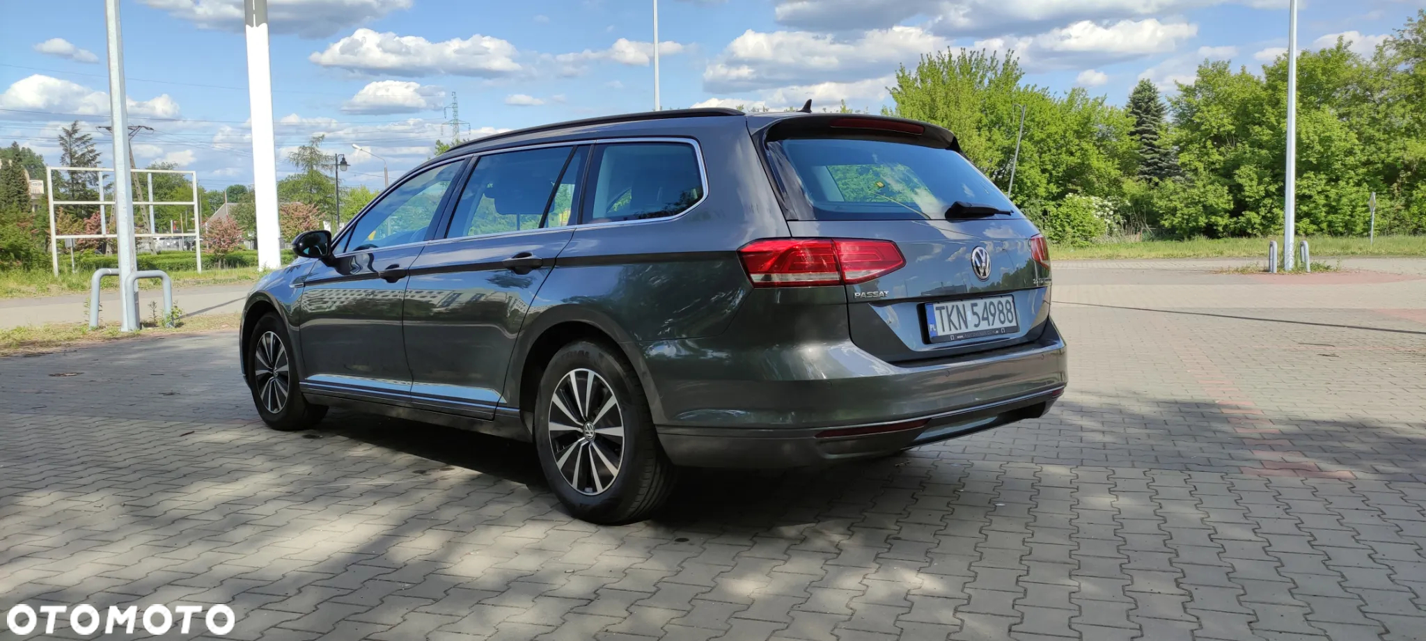 Volkswagen Passat - 4