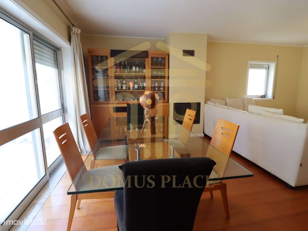 Apartamento T3 no Castelo da Maia com Terraço, 3 Frentes e Lugar de...-11