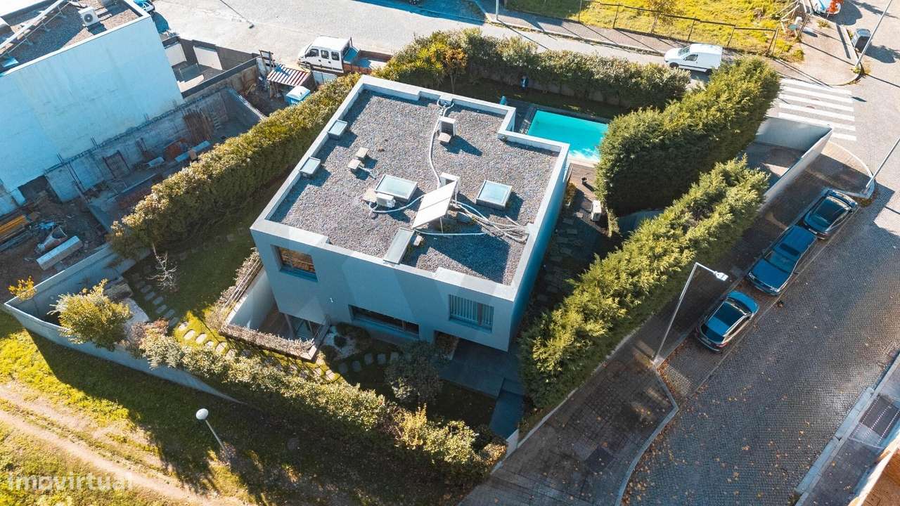 Fantástica moradia T3, com  jardim, piscina, situada em zona tranquila-59