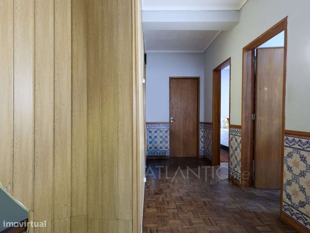 Moradia T6 em Monte Abraão-6