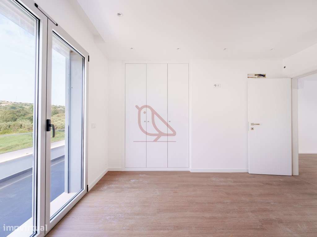 Moradia Isolada T4 Contemporânea com Jardim e Acabamentos Premium -...-36