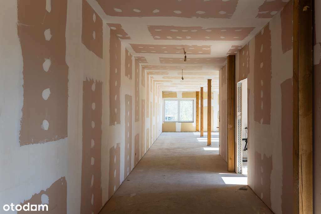 w stanie deweloperskim, parking i mały ogródek - Pełny obrazek: 4/15