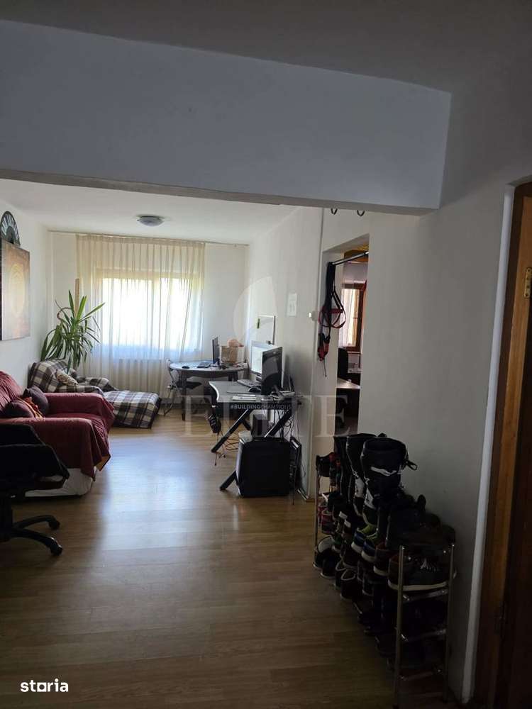 Apartament 3 camere în zona MOGOSOAIA-12