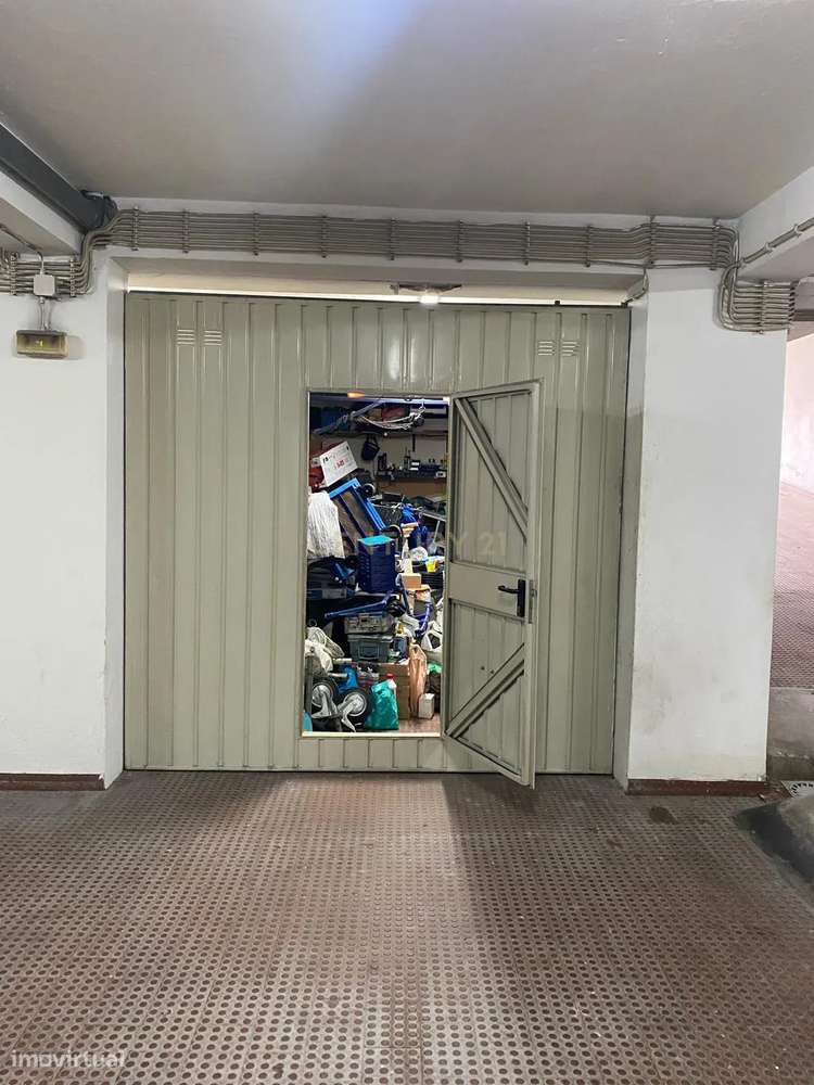 Garagem Box com 32m² no Bairro Santos Nicolau, Setúbal - Grande imagem: 3/8