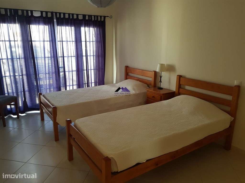 Moradia T3+1 com Estacionamento, Logradouro e Sótão-9