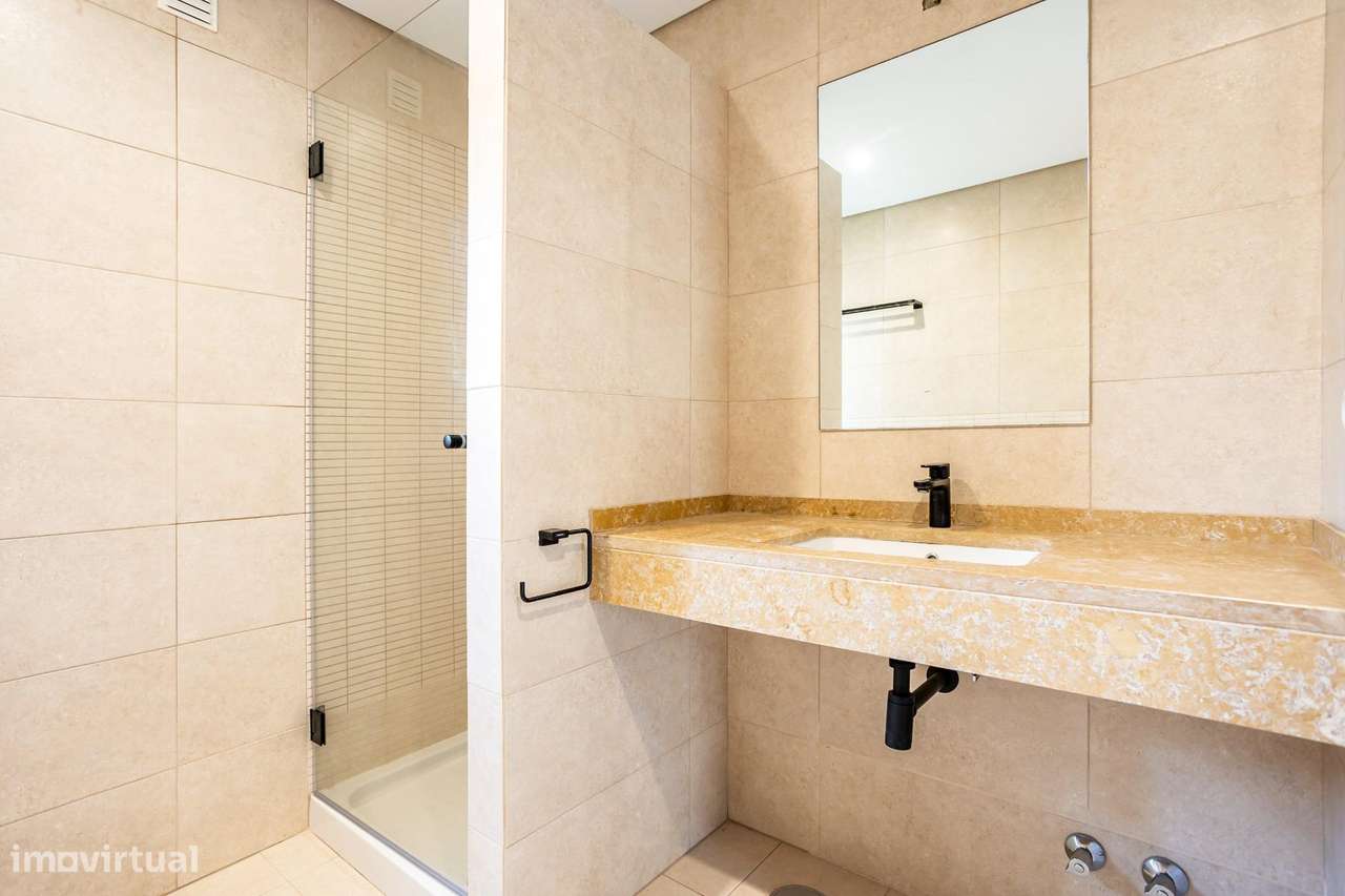 Moradia de Luxo em Condomínio Exclusivo com Piscinas no Carvoeiro-38