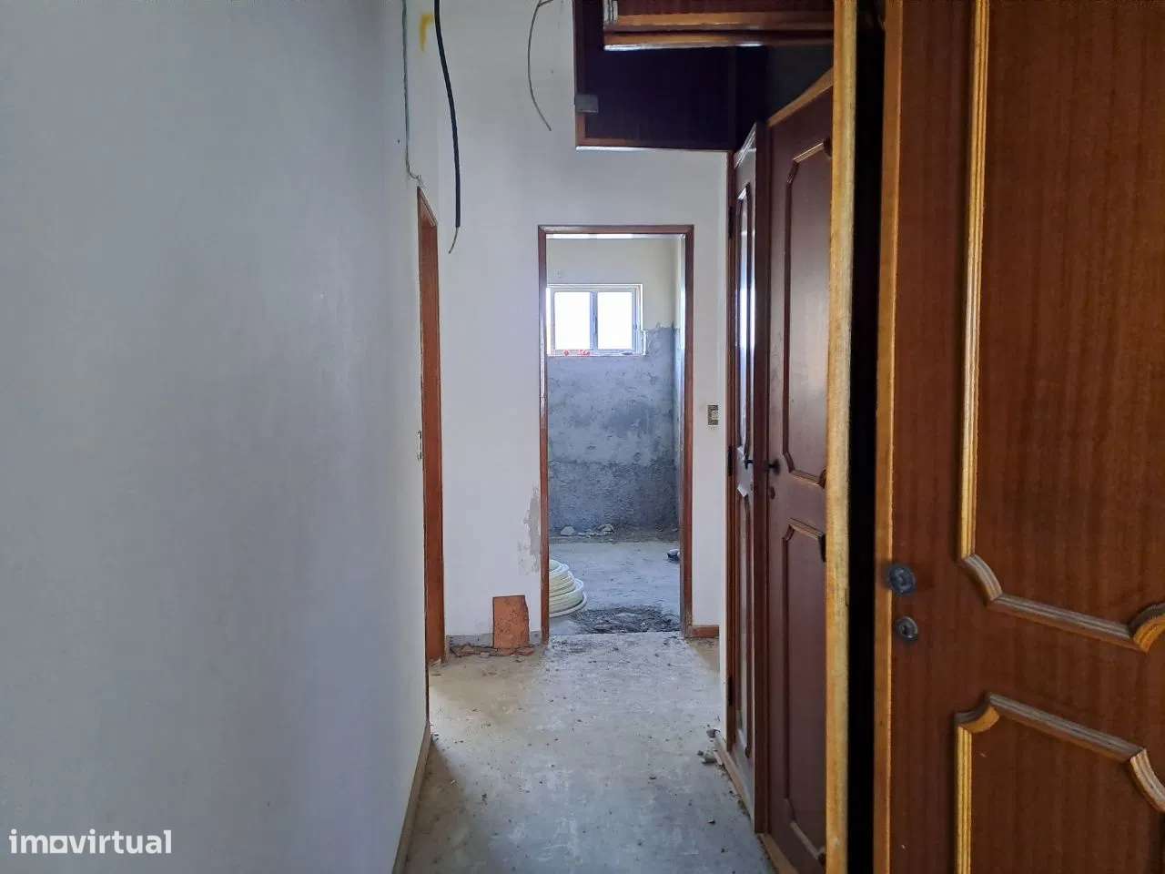 Moradia M5 com Jardim, Quintal com árvores de fruto - Santo Varão-14