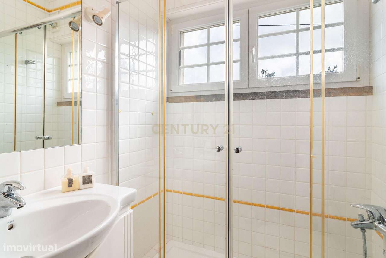 Moradia T2+3 em Seixal, Ericeira-16