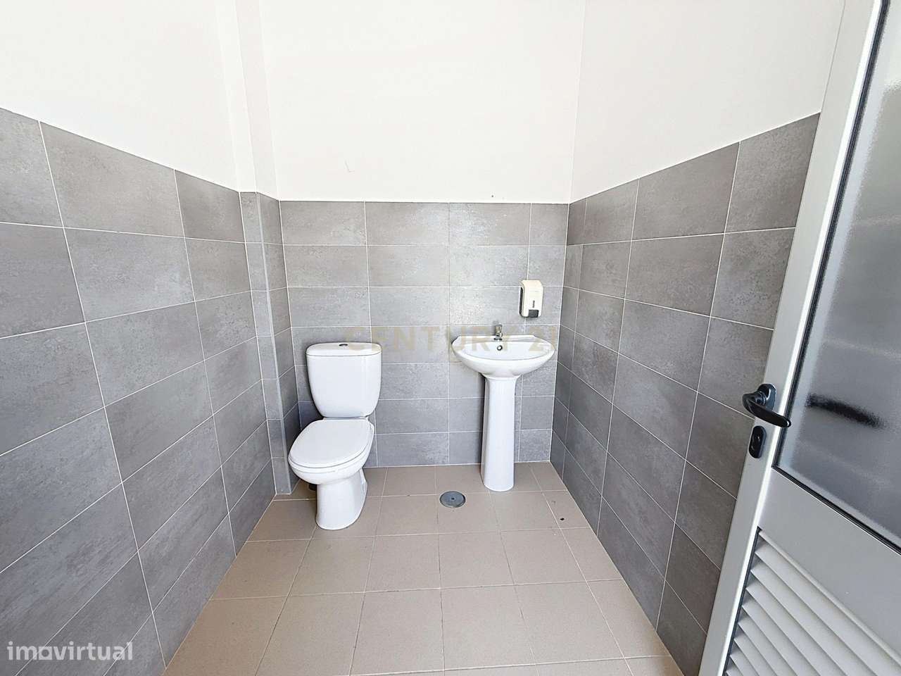 Apartamento T2 em Nazaré, Leiria - Oportunidade Única!-58