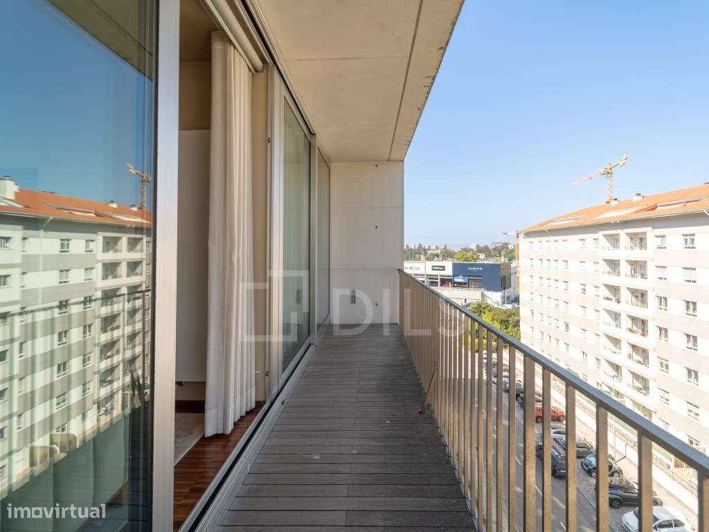 Apartamento T2 com varandas e garagem-21