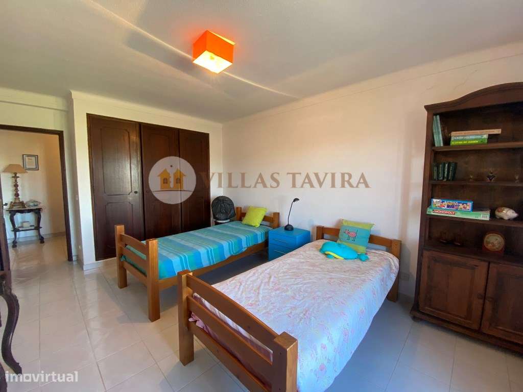 MORADIA COM 3 QUARTOS E GARAGEM - ALAGOA - ALTURA-11
