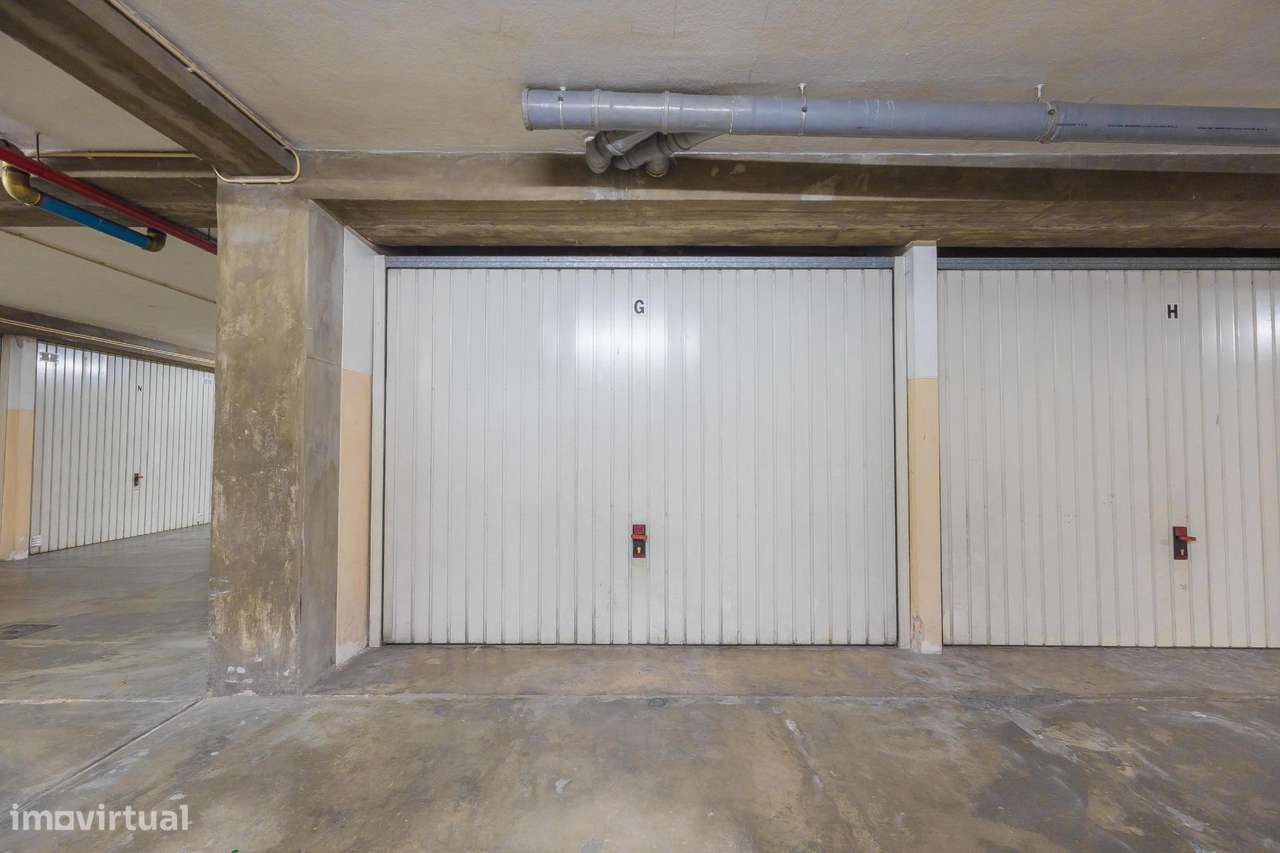 Apartamento T2 RENOVADO com Varanda e Garagem Box – Ermesinde-23