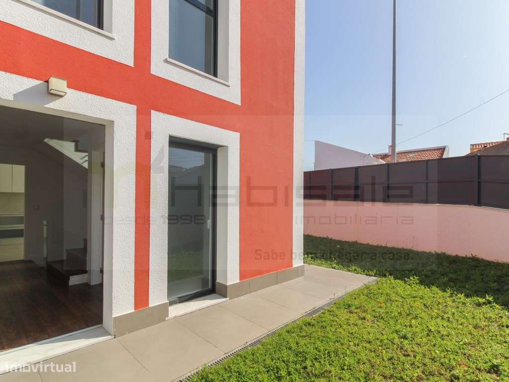 Moradia T3, situada em Areia Cascais, a curta distância da praia do...-7