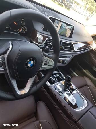 BMW Seria 7 - 12