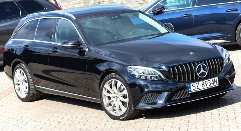 Mercedes-Benz Klasa C 220 d T 9G-TRONIC Night Edition - 3