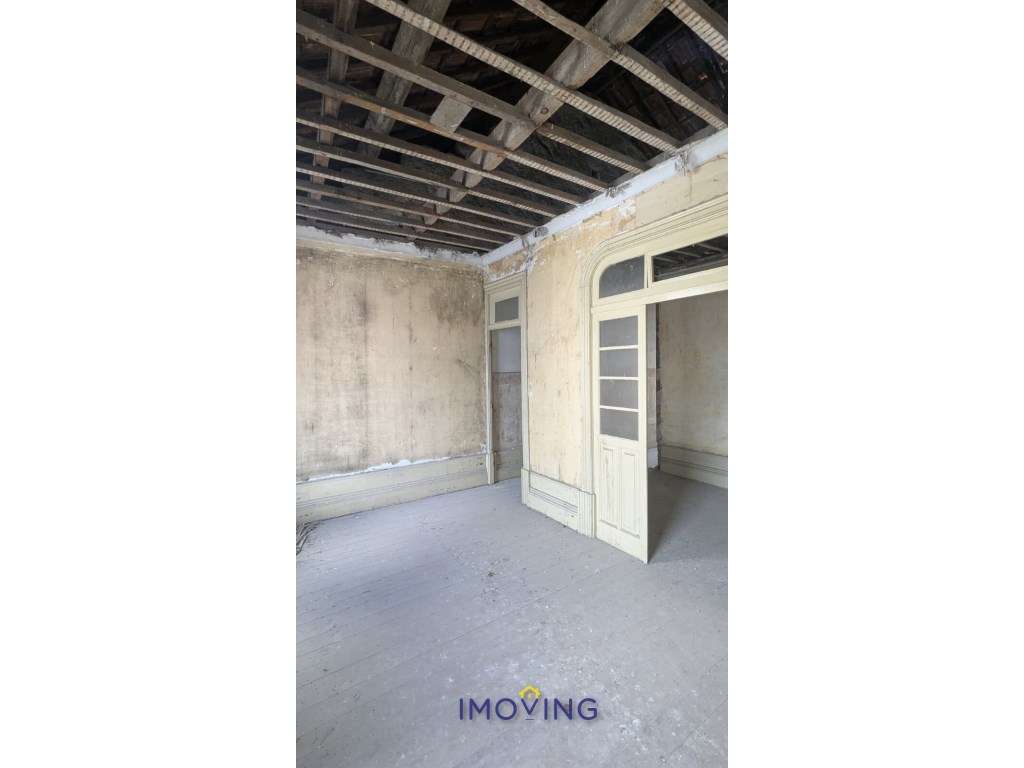Moradia para remodelar - 3 pisos - jardim- centro do Porto-10
