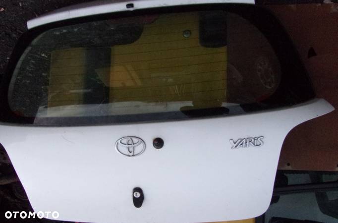 TOYOTA YARIS I części Błotniki Skrzynia 99-05 - 3