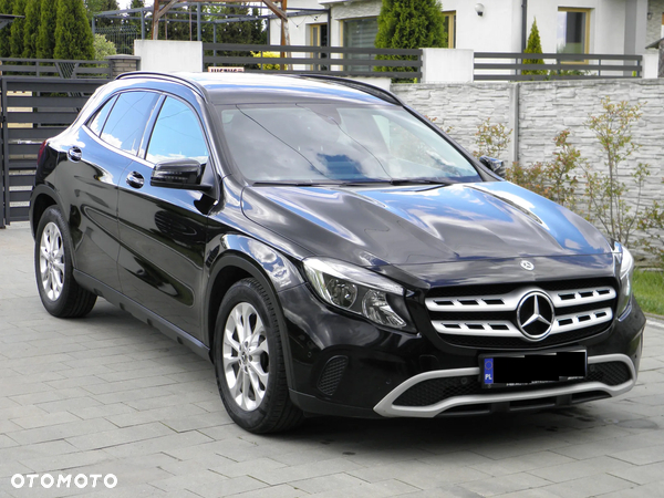 Mercedes-Benz GLA - 1