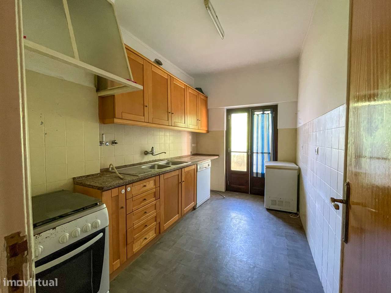 Prédio - 8 T2 + Sótão - Póvoa de Santa Iria-15