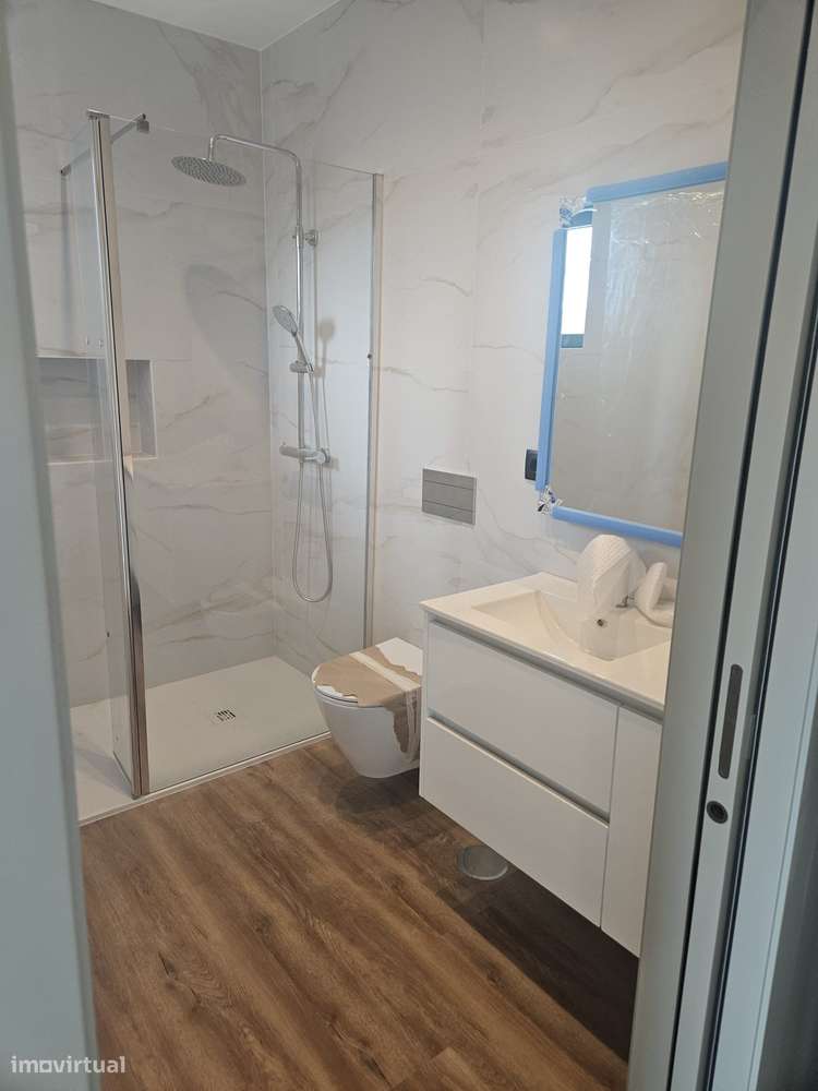 Moradia T4 com Piscina e Jardim-24