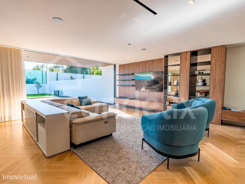 Moradia T5+1 nova com piscina em condomínio fechado de luxo no Estoril - Grande imagem: 4/55