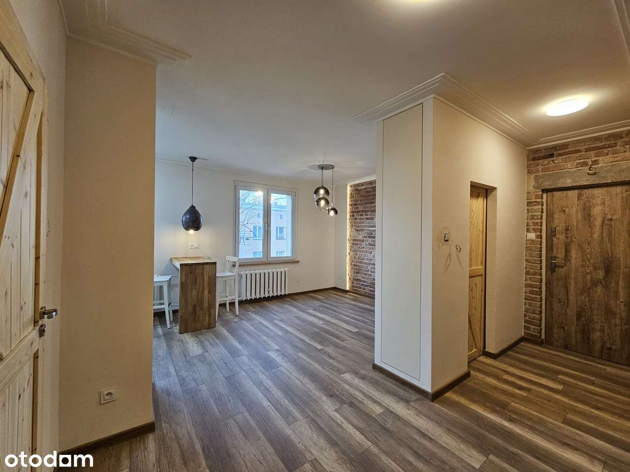 Dwa pokoje po generalnym remoncie | Sztukateria i cegła | 48,6 m2-6