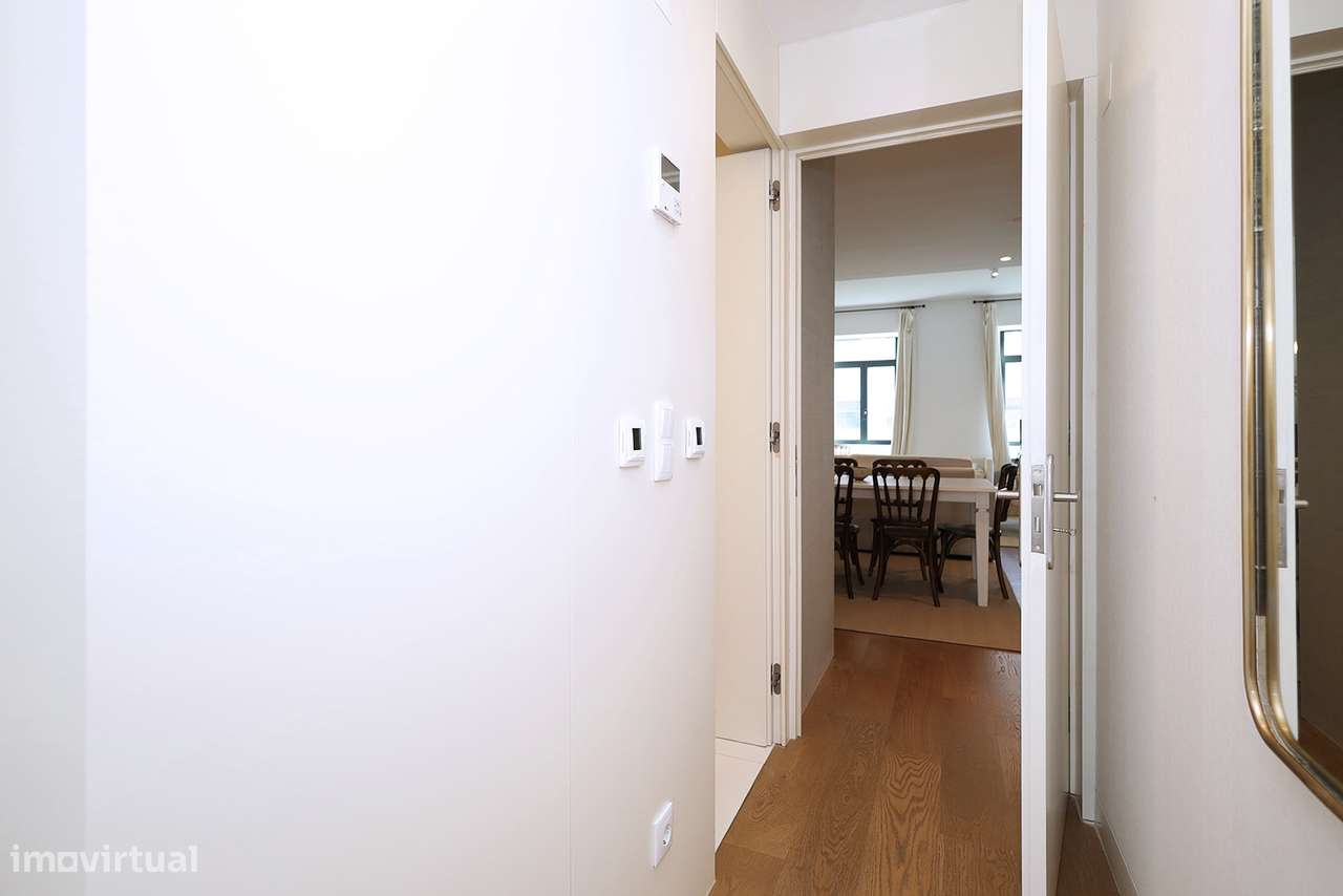 Apartamento T2 - Junto à Av. Liberdade - Totalmente Mobilado - Garagem-31