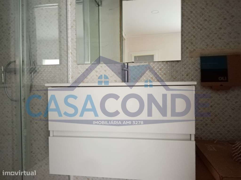 Moradia em Banda c/Excelentes Areas-8