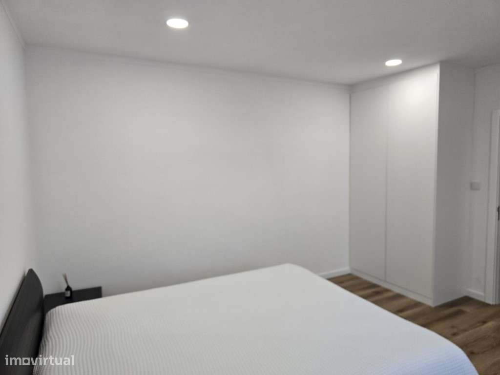 Simpática Moradia Térrea T2 com Piscina - Totalmente Remodelada-13