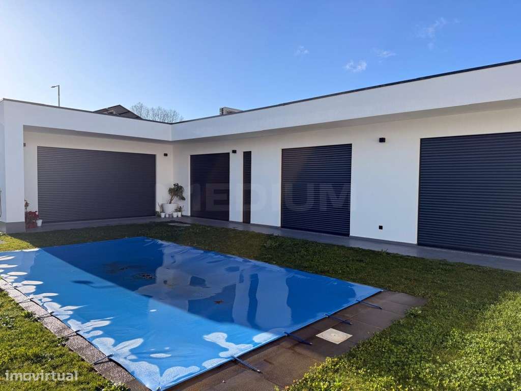 Moradia Térrea com piscina em Soutelo (Vila Verde) - Grande imagem: 3/30
