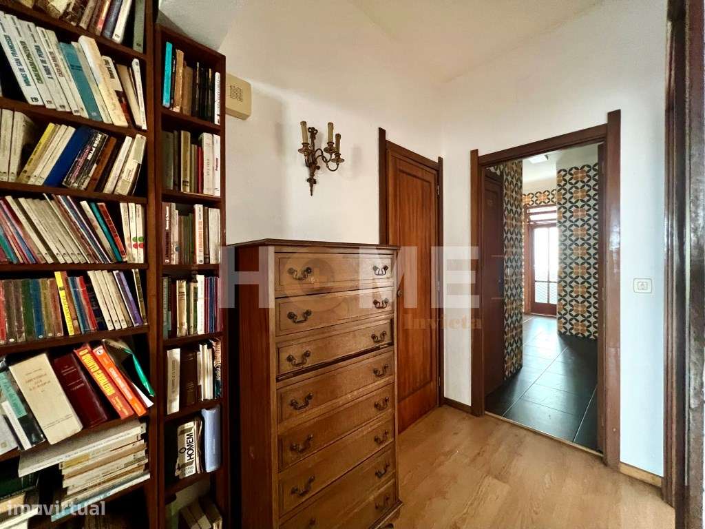 Apartamento T3+1, com varanda à Av. Fernão de Magalhães- Bonfim- Porto-59